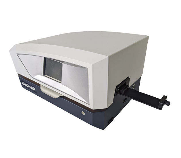 Portable radiation dosimeter reader